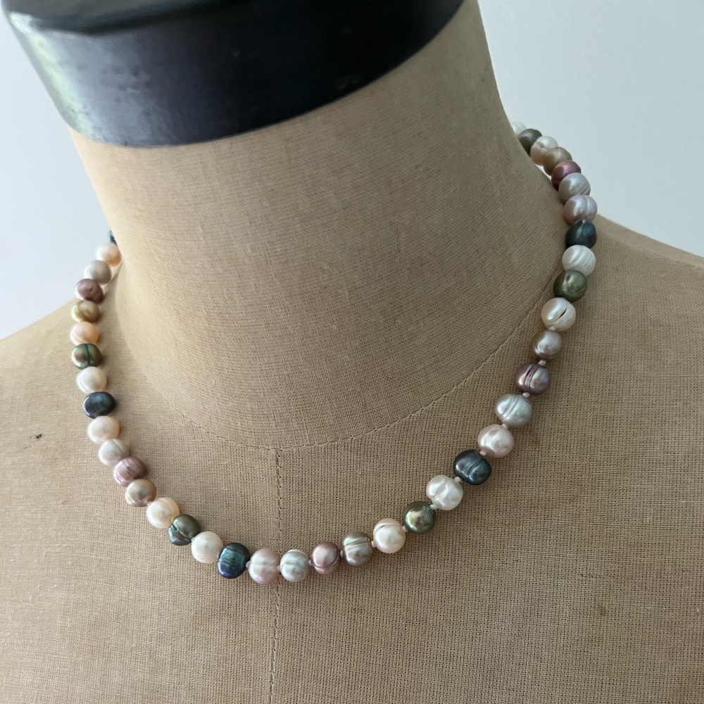 VINTAGE Multicolor Freshwater Pearl Necklace